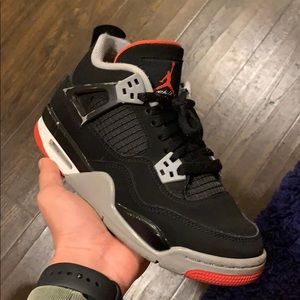 Air Jordan Retro 4 “Bred”
